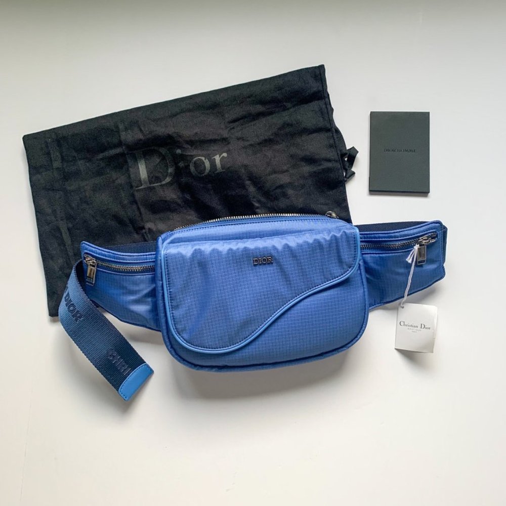 Christian Dior nylon saddle bag hiking pouch
Unisex